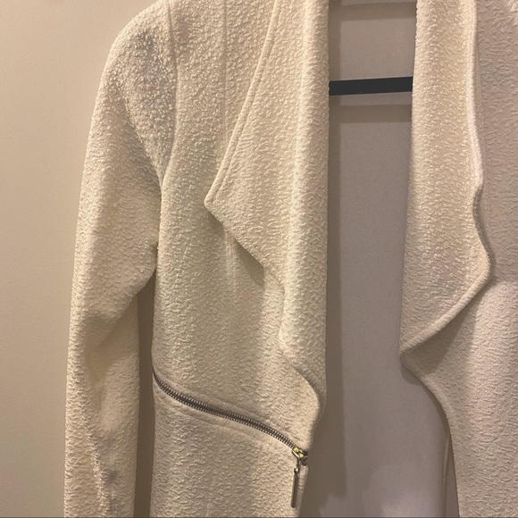 Eva Varro Barcelona jacket in white - Picture 8 of 8